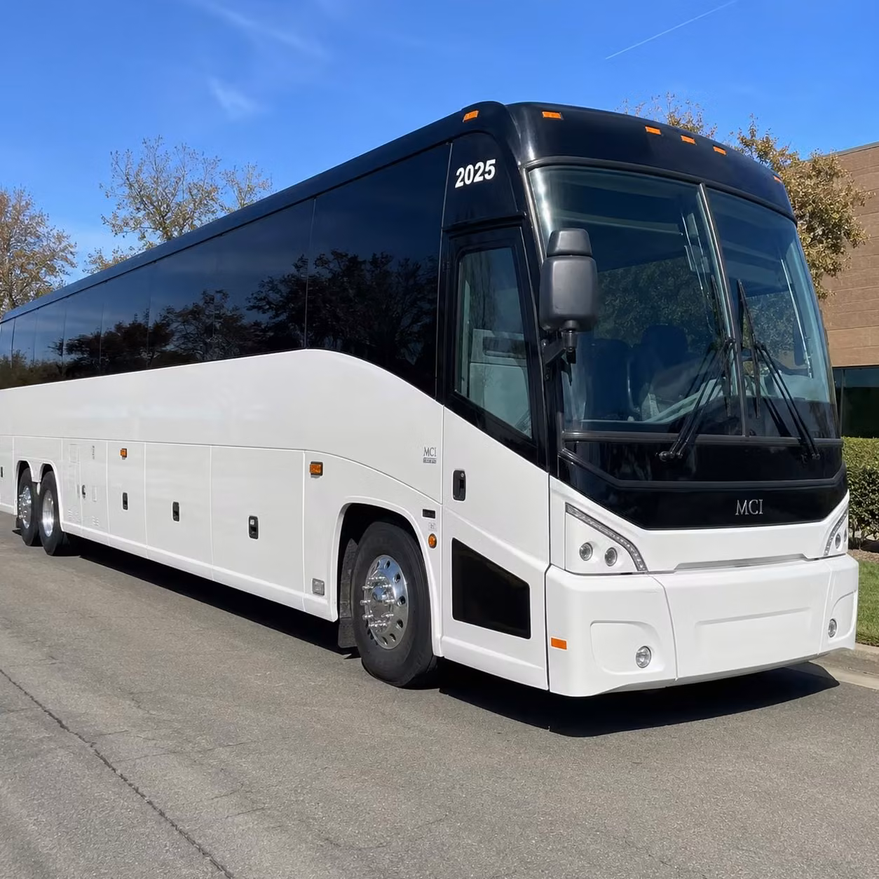 choosing the right bus size for your modesto concert group